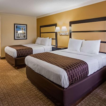 Best Western Inn & Suites Байрон Экстерьер фото