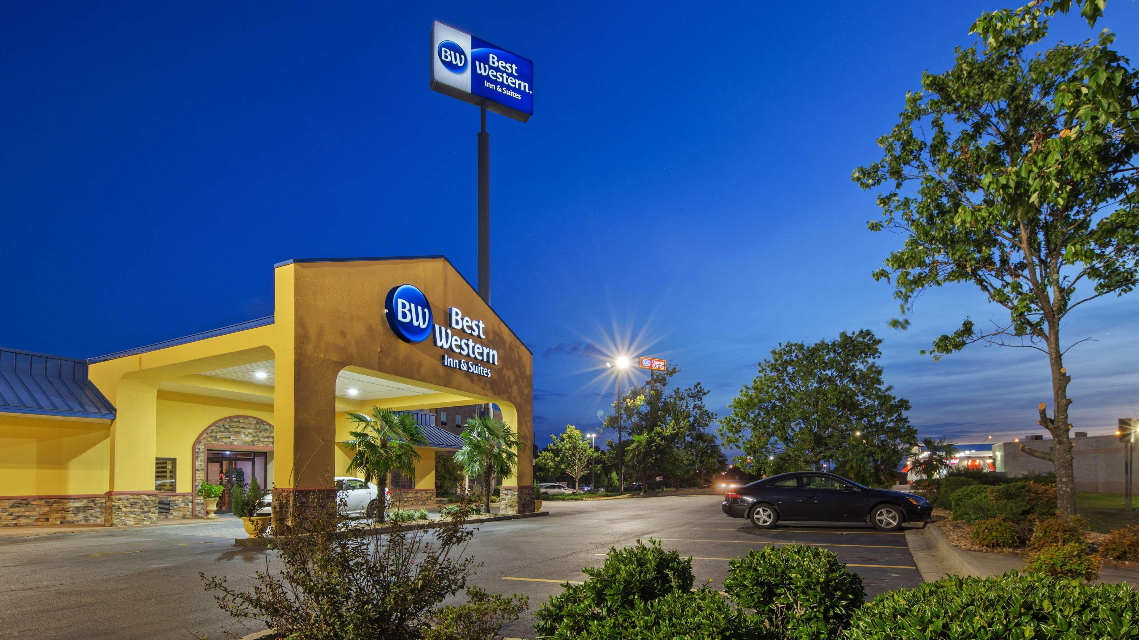 Best Western Inn & Suites Байрон Экстерьер фото