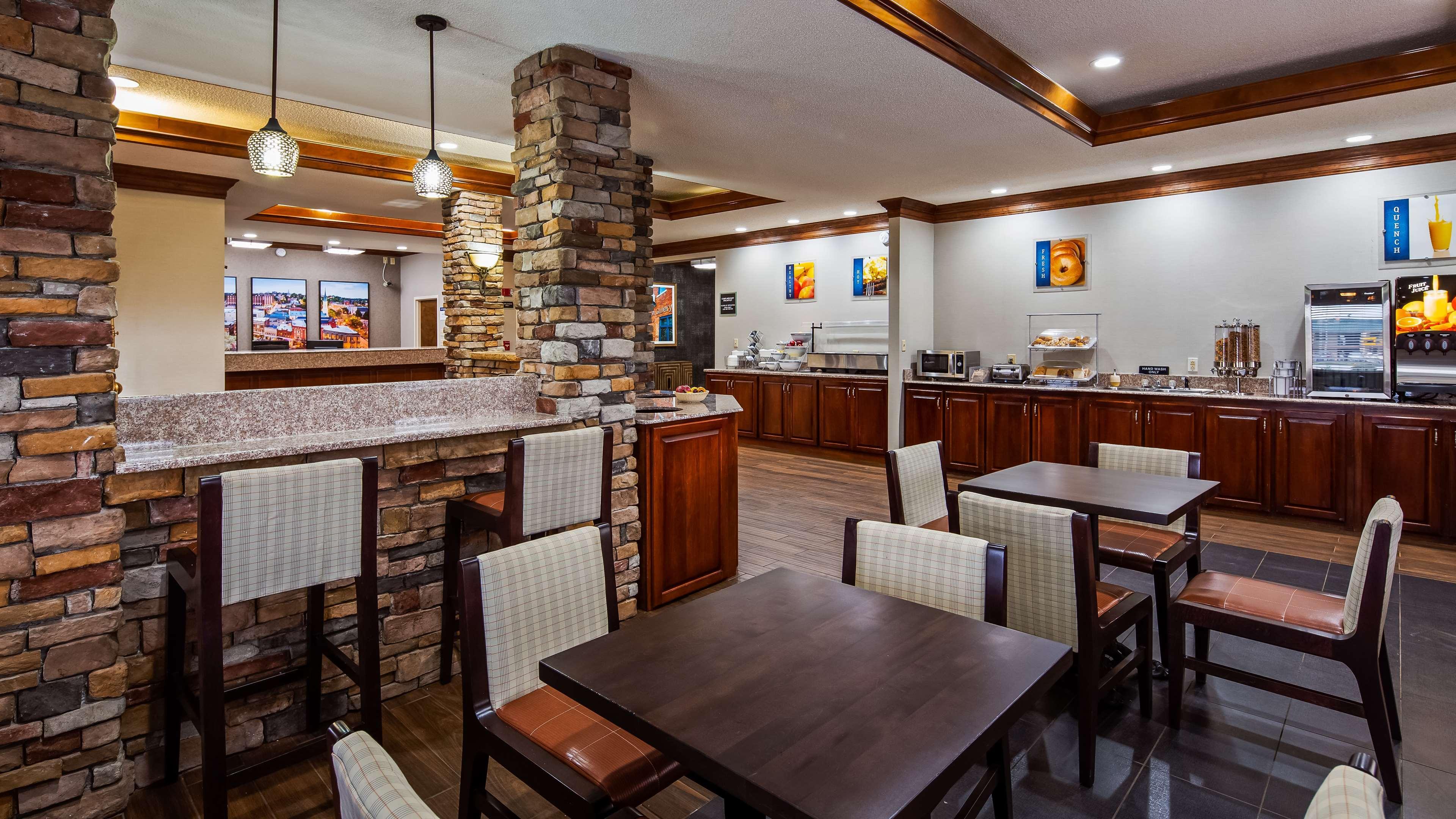 Best Western Inn & Suites Байрон Экстерьер фото