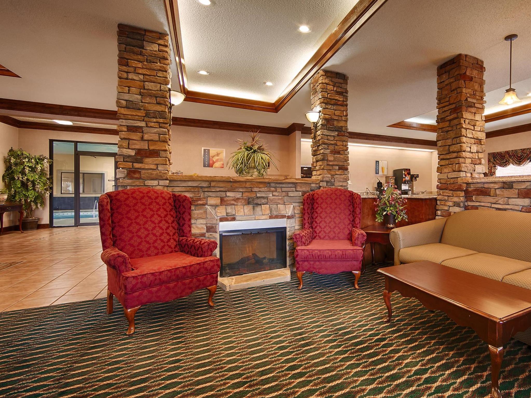Best Western Inn & Suites Байрон Экстерьер фото